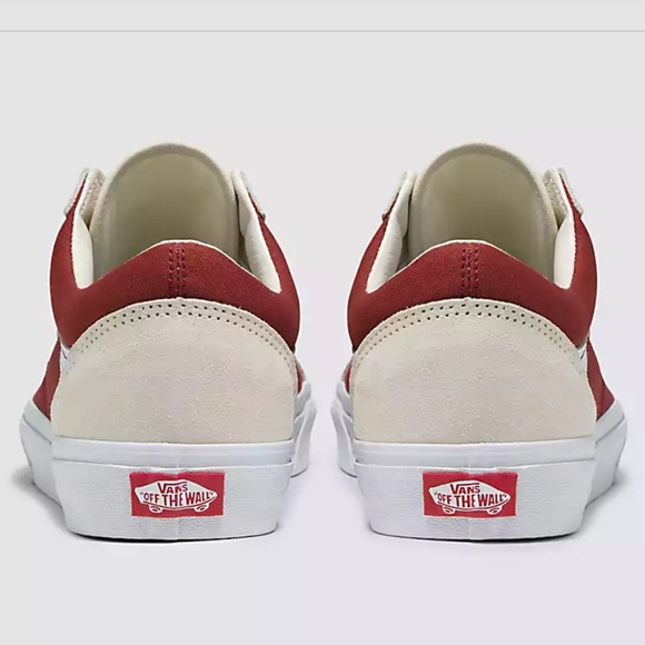 Vans Men’s Old Skool
Canvas/Suede Fired Brick
VN0007NTZHG
Sneakers - Picture 7 of 16